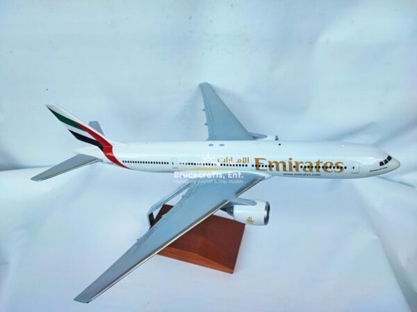 Model of B777-200 Emirates Airlines with detailed craftsmanship.